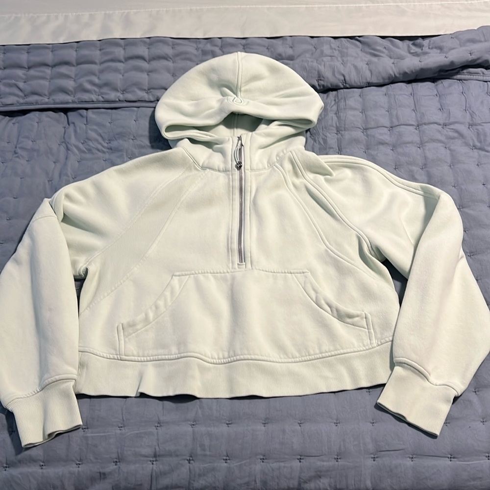 Lululemon Scuba Crop Hoodie Size M